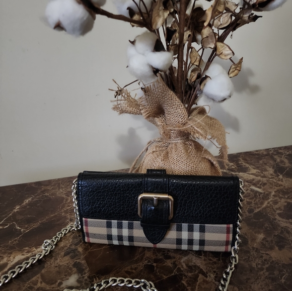 EUC Burberrys Nova Check Wallet - Picture 8 of 12